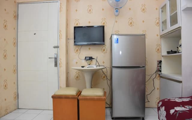 Homey 1Br At Menteng Square Apartment - photo 2
