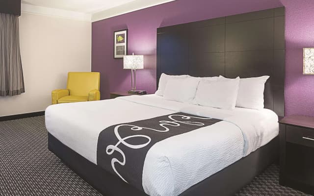 La Quinta Inn & Suites by Wyndham Las Vegas Summerlin Tech - photo 2