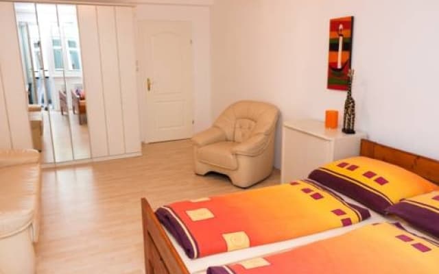 Raisa Apartment Krottenbachstraße 68 - photo 4