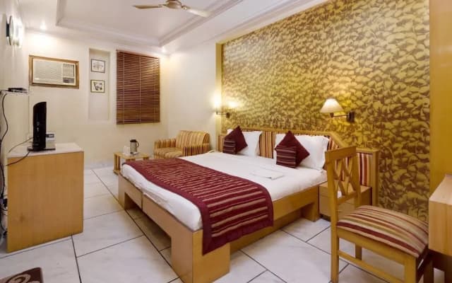 Hotel Singh International - photo 5