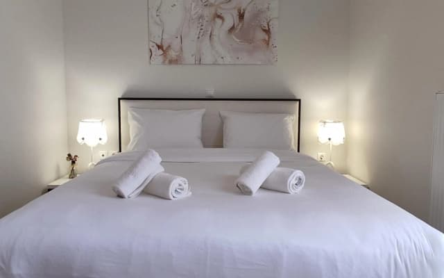 Central & Comfortable, with Acropolis view - photo 4