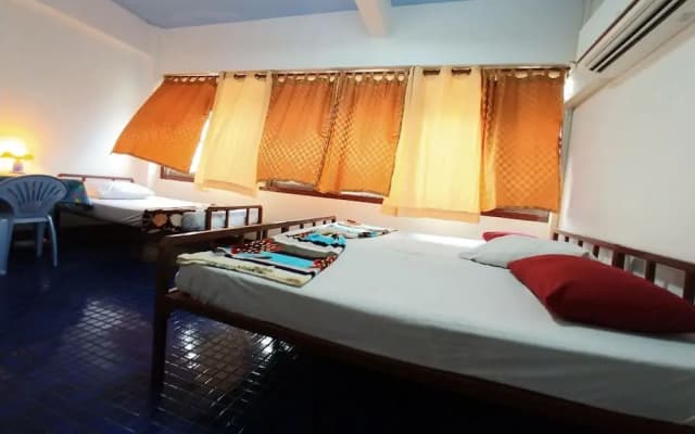 Prasuri Guest House - photo 5