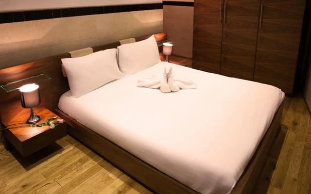 Landmark Apartments - photo 3