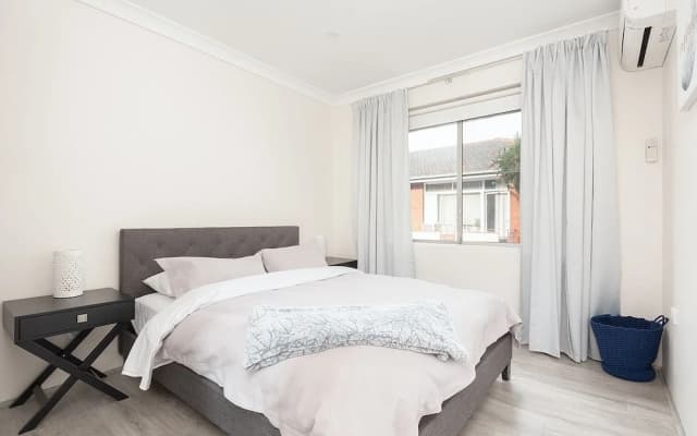 Comfy & Convenient Homebush West - photo 3