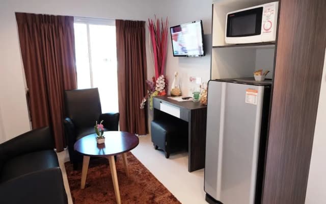 Sunset Apartments - photo 5