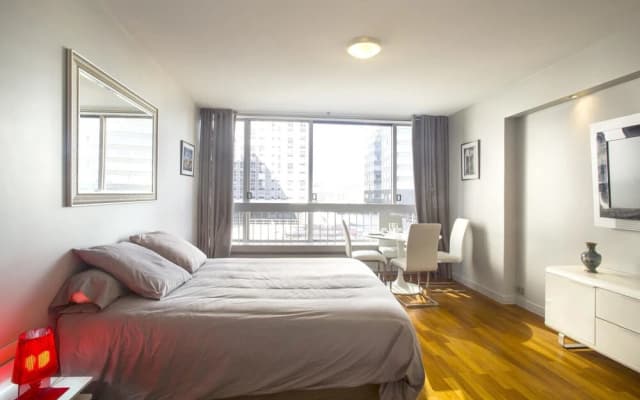 Apartment With one Bedroom in Paris, With Wonderful City View, Furnish - photo 4