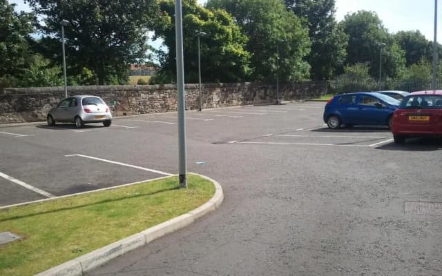 Lochend Park View Apartment - photo 2