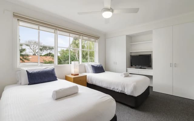 Whitecliffs Beach Resort - photo 2