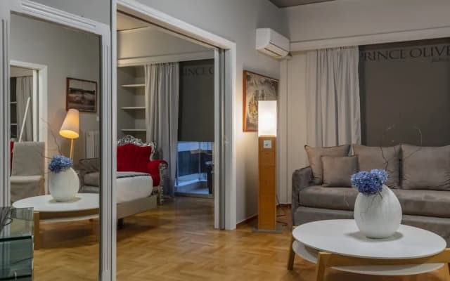 Prince Oliver Grand Apartment - photo 2