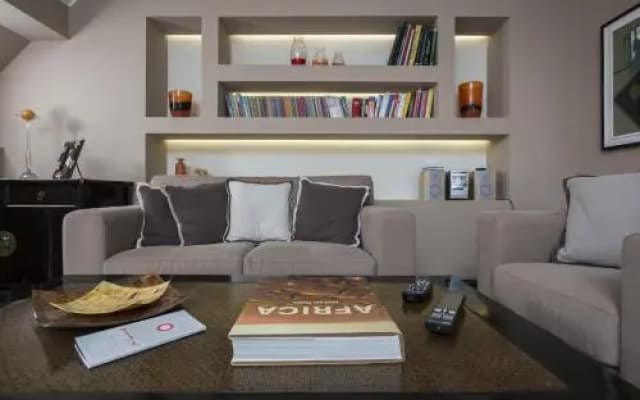 Suzzani Halldis Apartment - photo 3