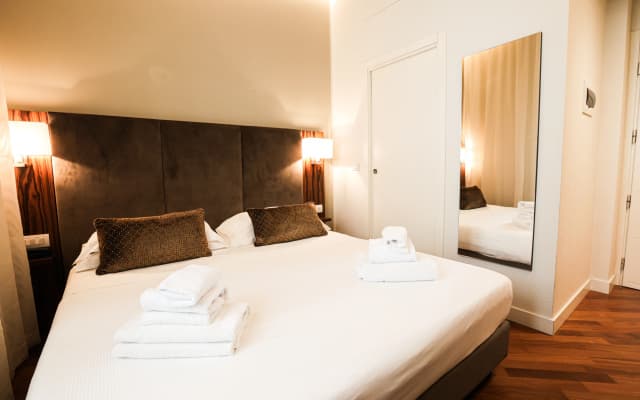 Hotel Embassy - photo 4