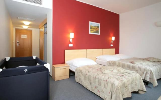 Hotel Chvalska Tvrz - photo 5