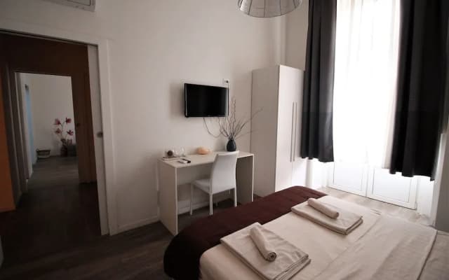 Budapest Easy Flat - Teresa Lux Apartment - photo 2