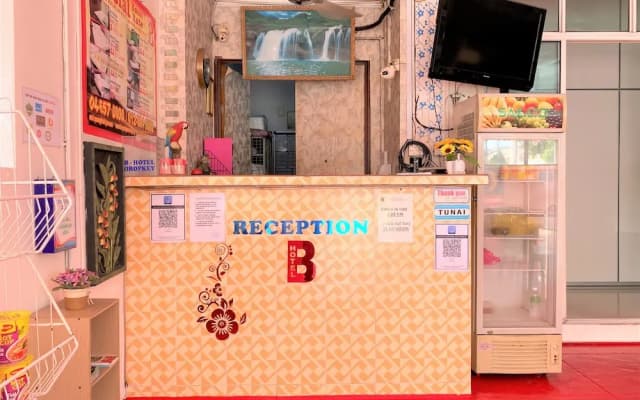 B Hotel - photo 2