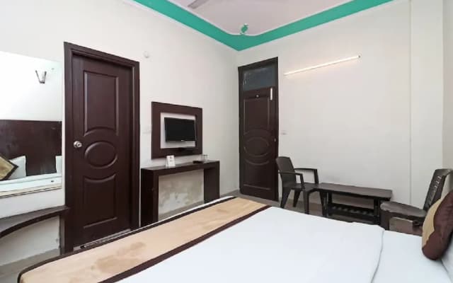 Hotel Aura Deluxe - photo 3