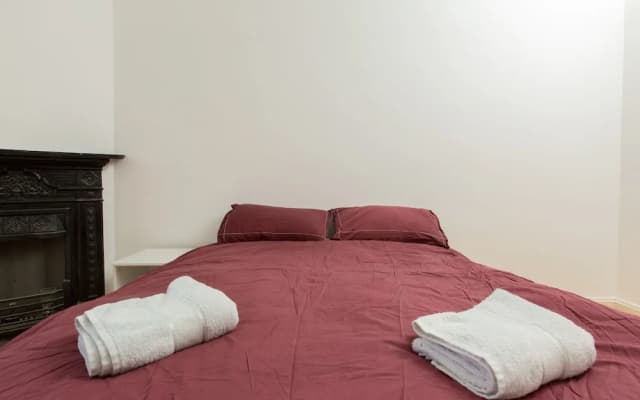 Spacious 1BR Flat With View in Edinburgh -sleeps 4 - photo 4