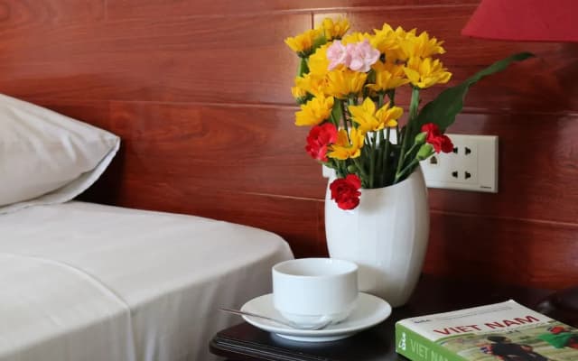 Nhi Trung Hotel - photo 4