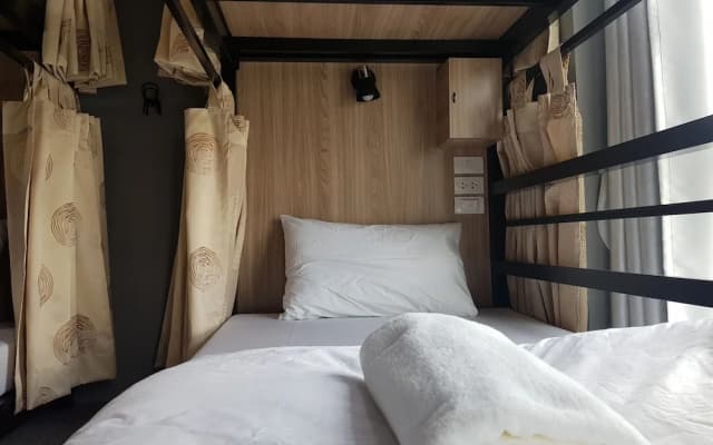 Sleep To Fly Hotel & Hostel - photo 5