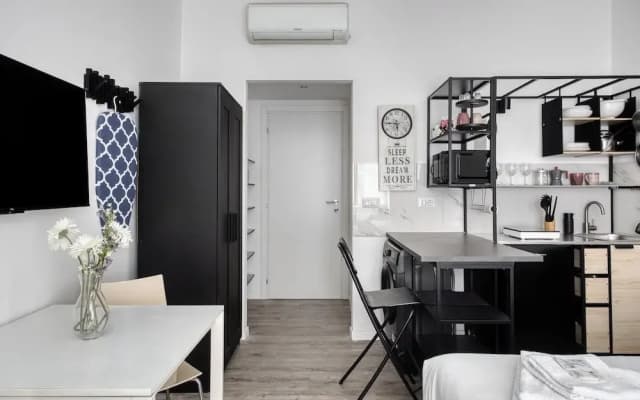 Stylish Studios near Subway - photo 2