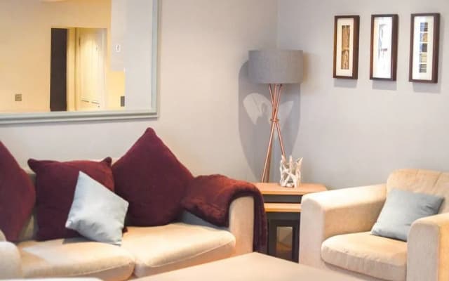 JOIVY Super Central Luxury Edinburgh Apartment - photo 2
