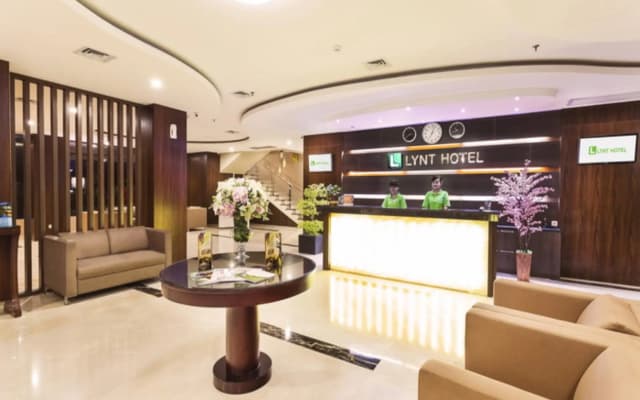 Lynt Hotel Jakarta - photo 2