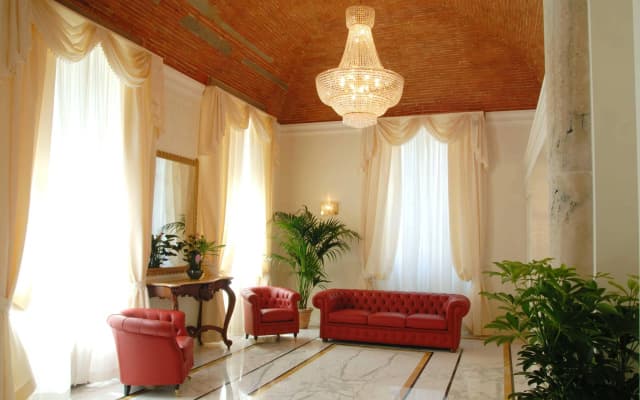 Hotel Embassy - photo 2
