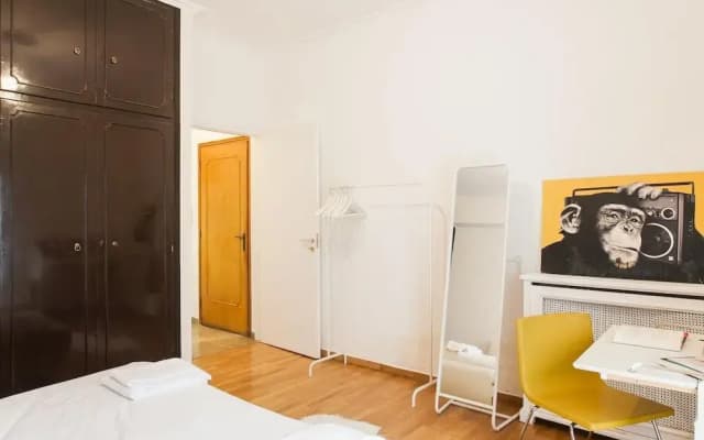 Explore Athens with 2 Bedroom Condo - photo 4