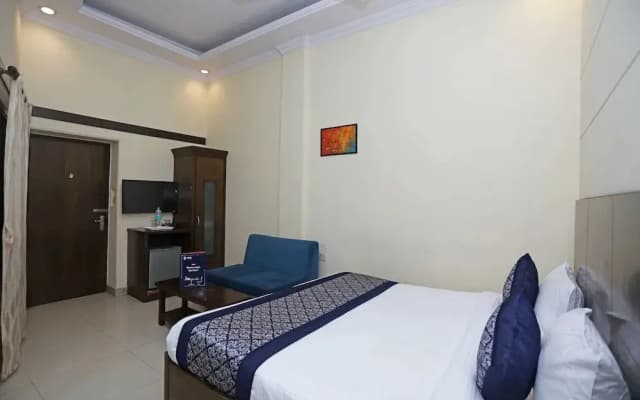 Capital O 10750 Hotel Vivek - photo 3