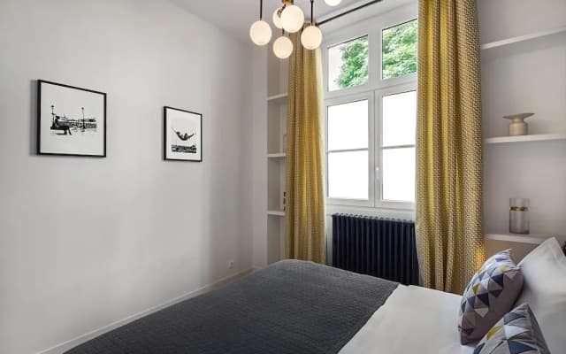 Saint Germain Bon March Chic Three Bedroom - photo 2