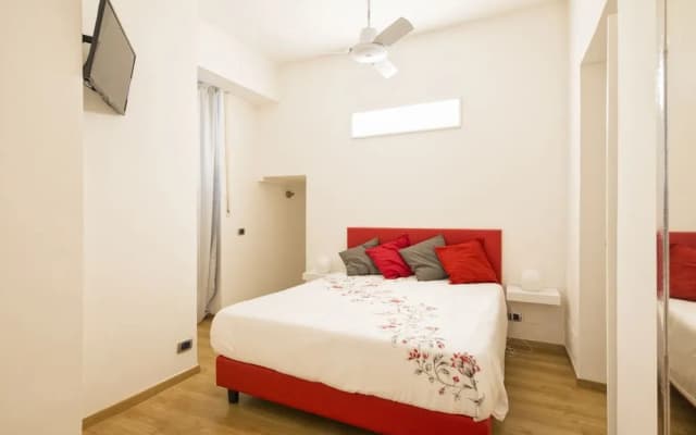 St Peter Square Apartment - photo 3
