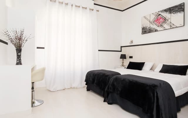 Hostal Gran Via 63 Rooms - photo 2