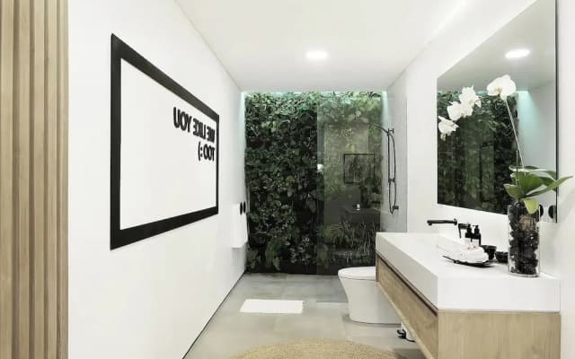 Villa Q - Contemporary Pool House - photo 3