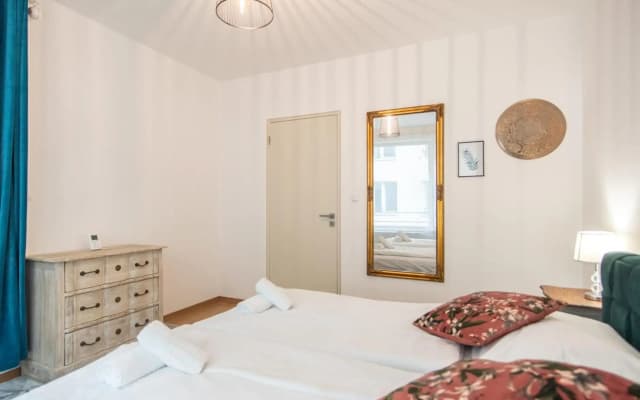 Apartment with Balcony - photo 3