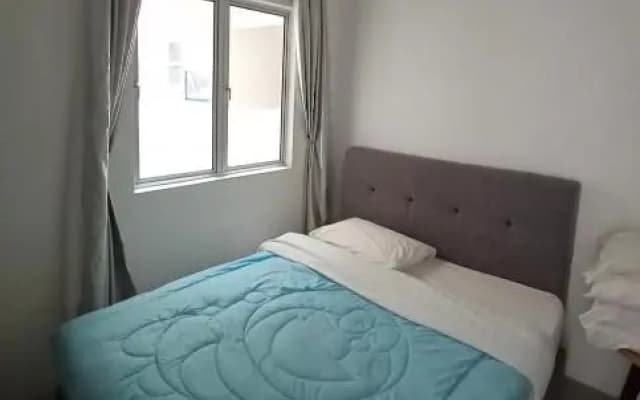 Cameron's Square Apartment - photo 3