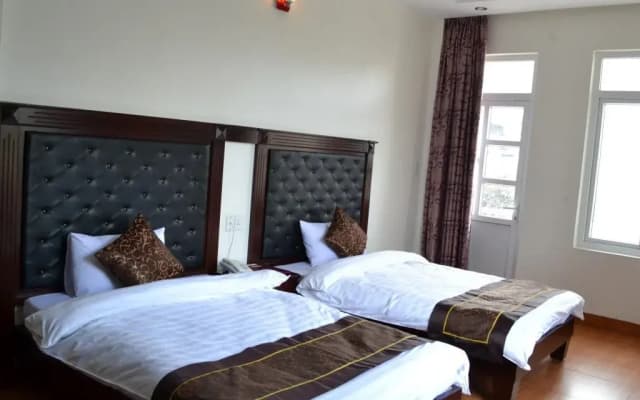 Ruby Ha Long Hotel - photo 2
