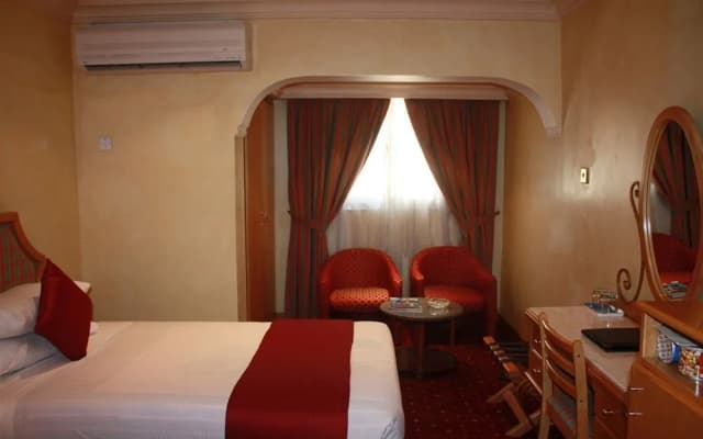 Qatar Palace Hotel - photo 2