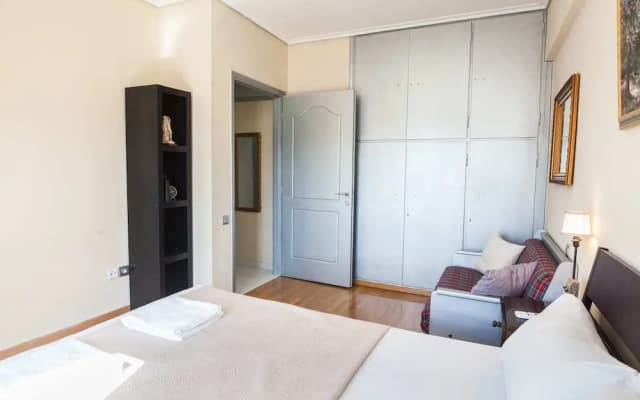 Gorgeous 2 bedrooms apt at Exarcheia - photo 2