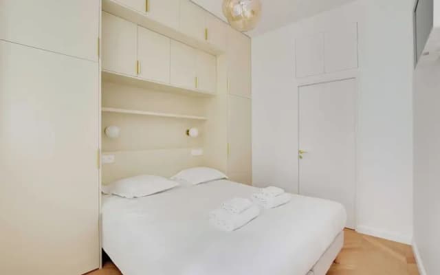 Elegant Apartment -2br/6p - Pere Lachaise - photo 3