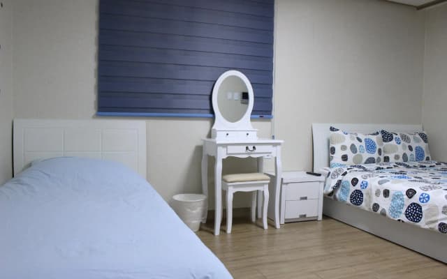 Bunk Guesthouse Hostel 2 - photo 2