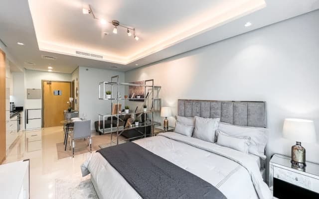 Luton Vacation Homes - Paramount Midtown - photo 3