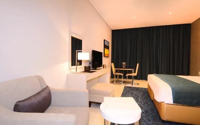 Wider View - Cour Jardin Tower - photo 4