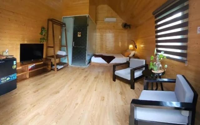 Phoenix Hotel Bungalow - photo 2