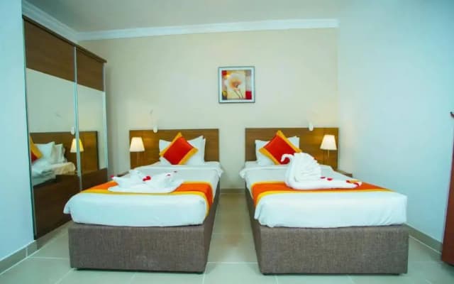 La Villa Inn Hotel Apartments - photo 5