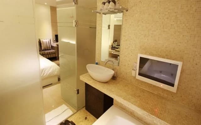 Lusso Hotel - photo 5