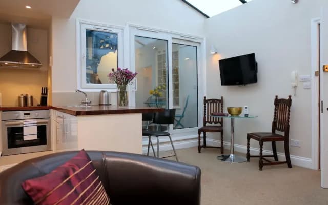 Brompton House - photo 2