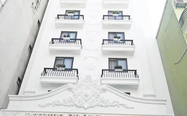 White Crown Hotel - photo 2