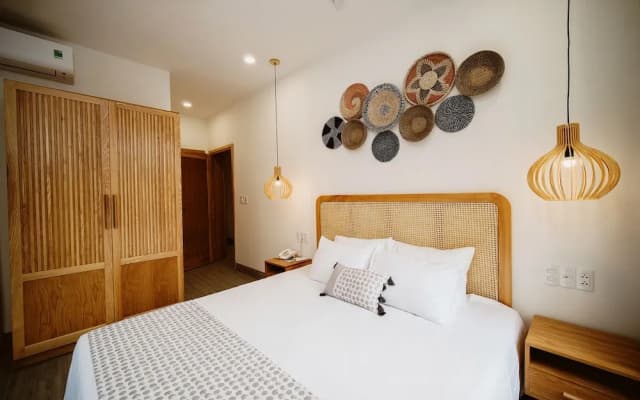 The Watermark Beachside Hotel - photo 2