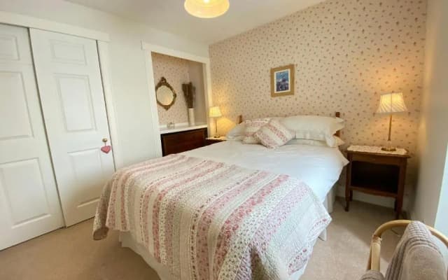 St Margaret's Cottage, Edinburgh - photo 4