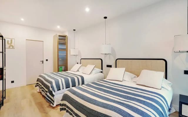Spacious Apartment - 2BR/10P - Place D'Italia - photo 4