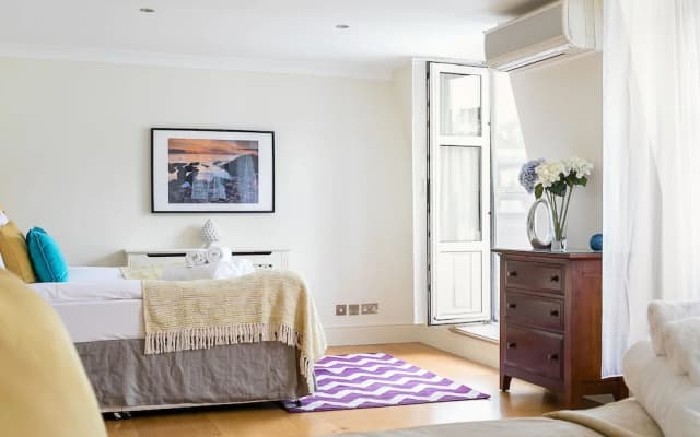 Luxury 5-bedroom Villa With Parking and AC - photo 2